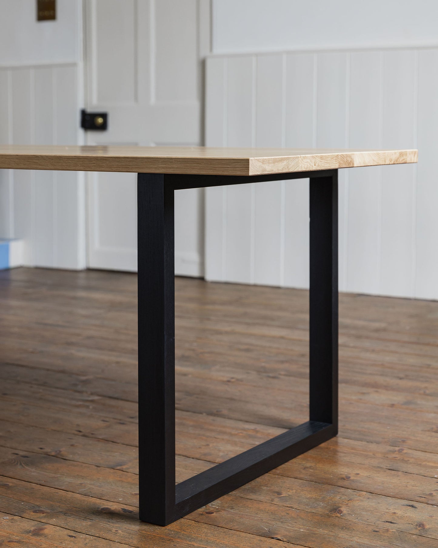 'Sussex' Solid Oak Dining Table 4-8 Seater. Black Oak Leg Version
