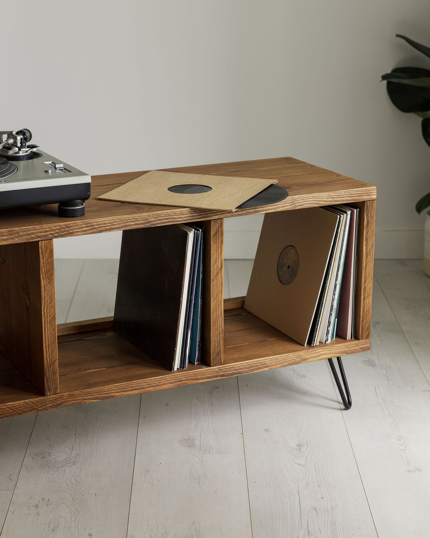 'Frogmore' Record Player Stand With Vinyl Storage