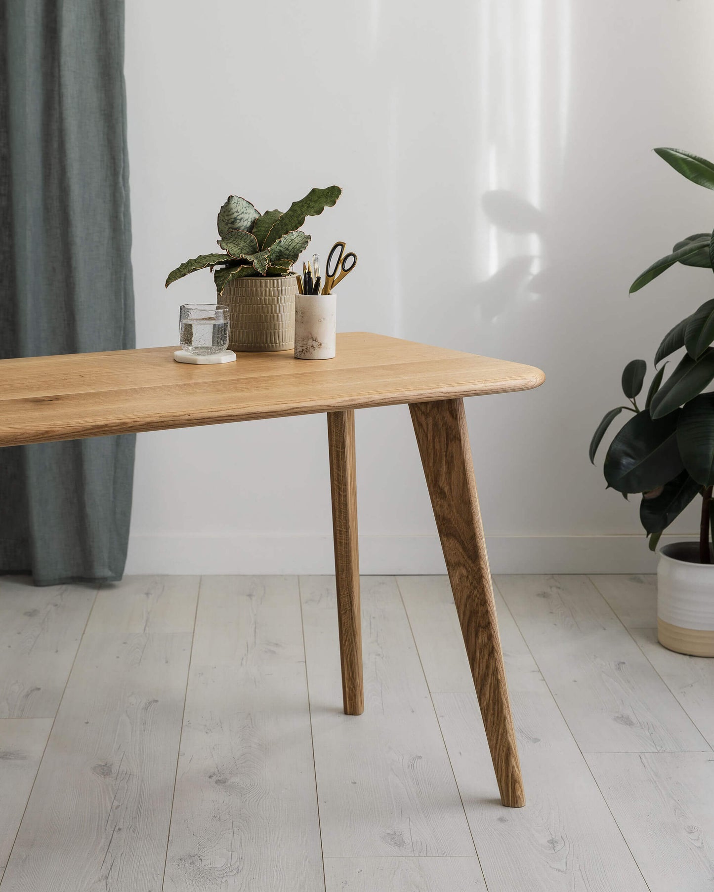 'Bellevue' Solid Oak Desk With Rounded Corners