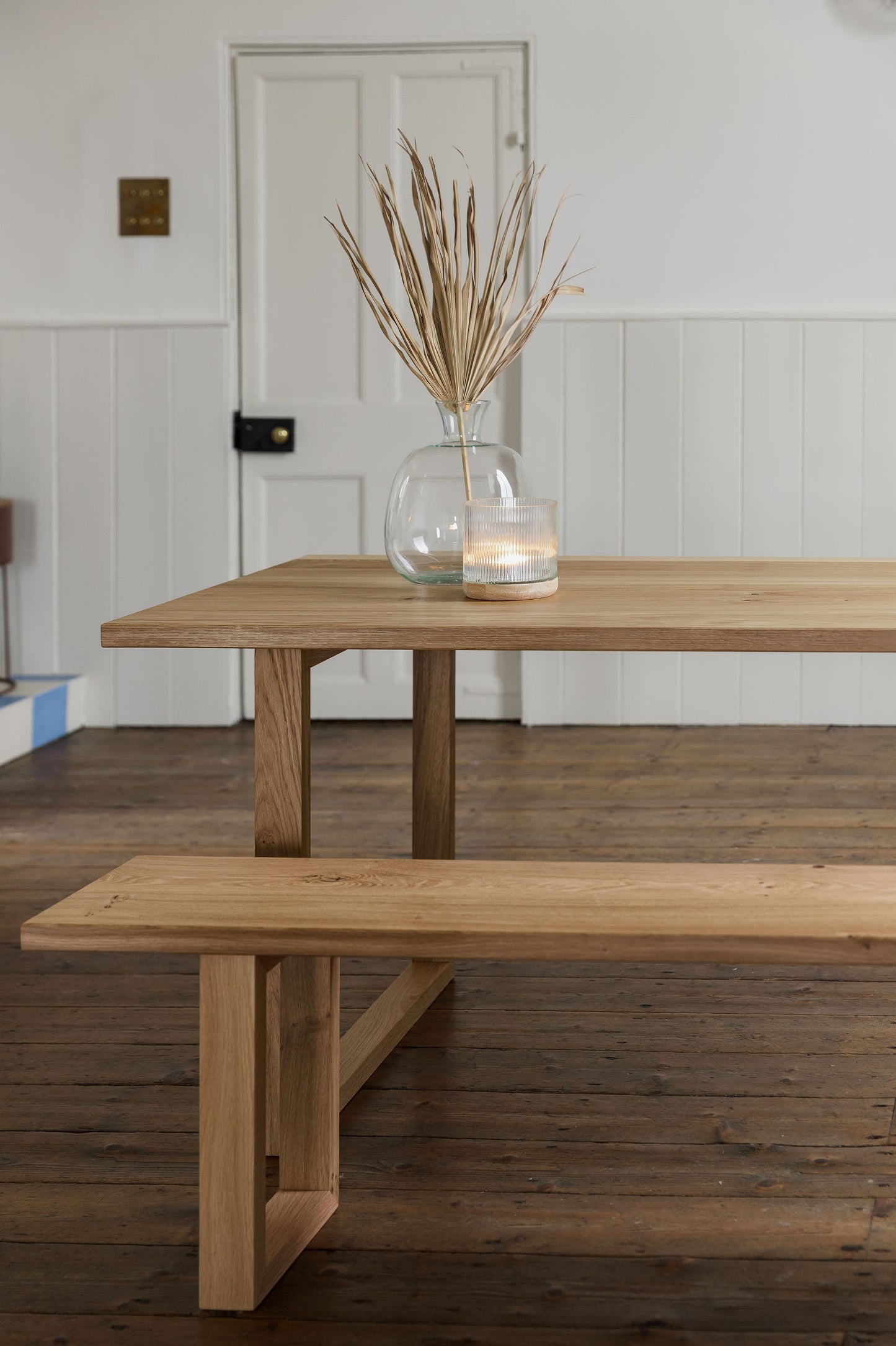 'Sussex' Rectangular Solid Oak Dining Table 4-8 Seater